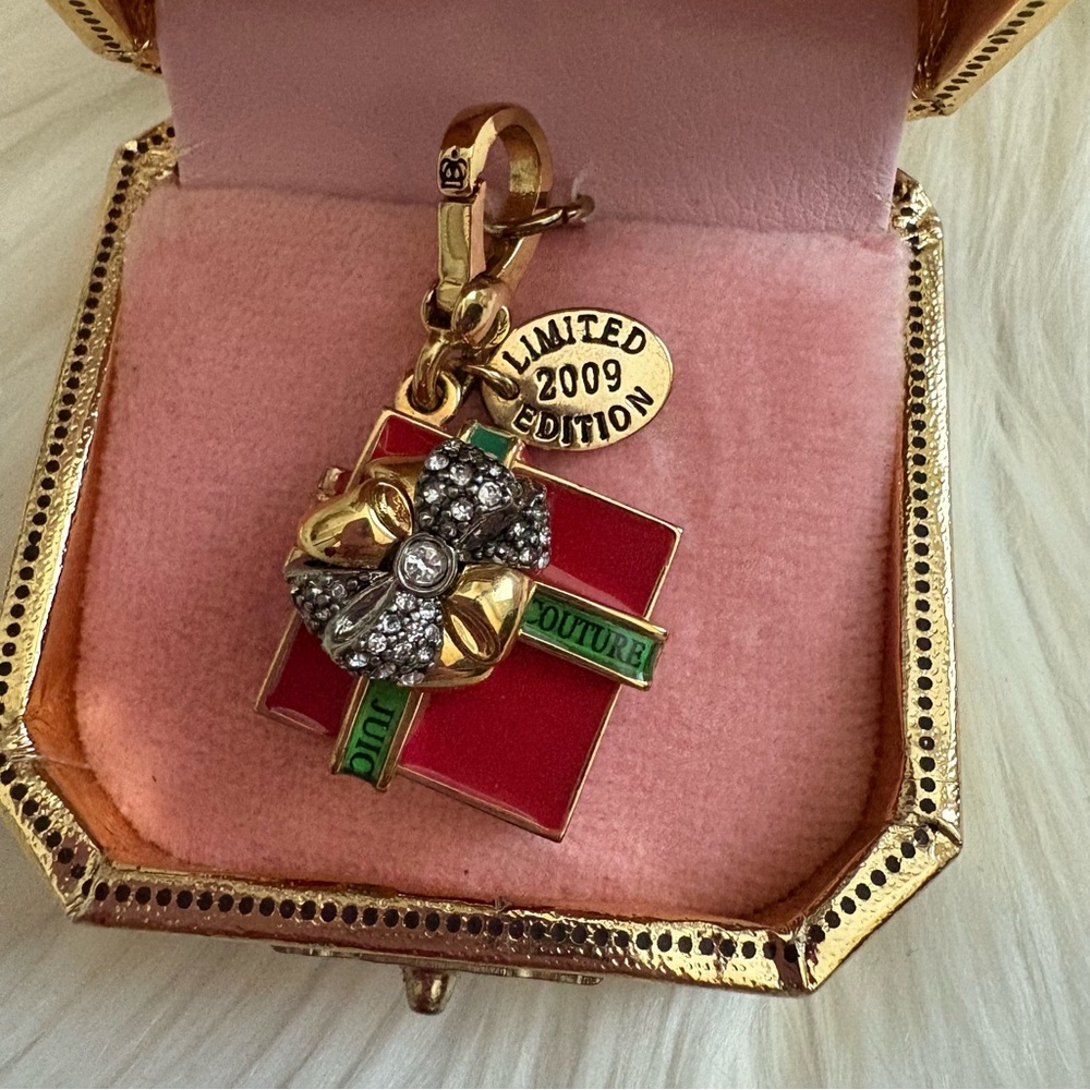 Authentic Juicy Couture 2009 Christmas Present Charm